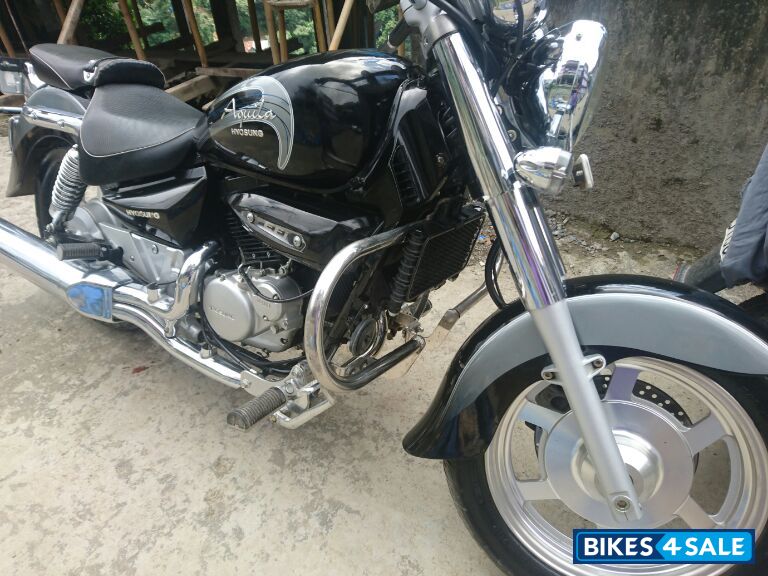 Black Hyosung Aquila GV250
