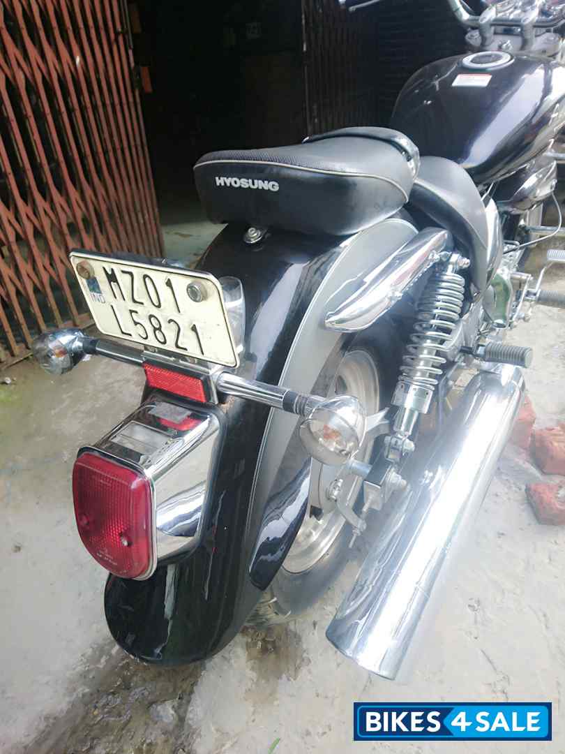 Black Hyosung Aquila GV250