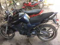 Black Yamaha FZ16