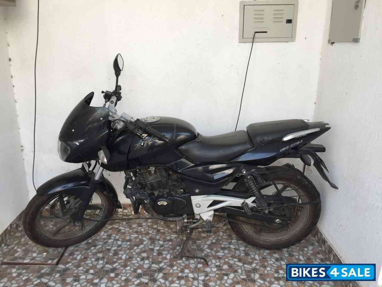 Black Bajaj Pulsar 180 DTSi