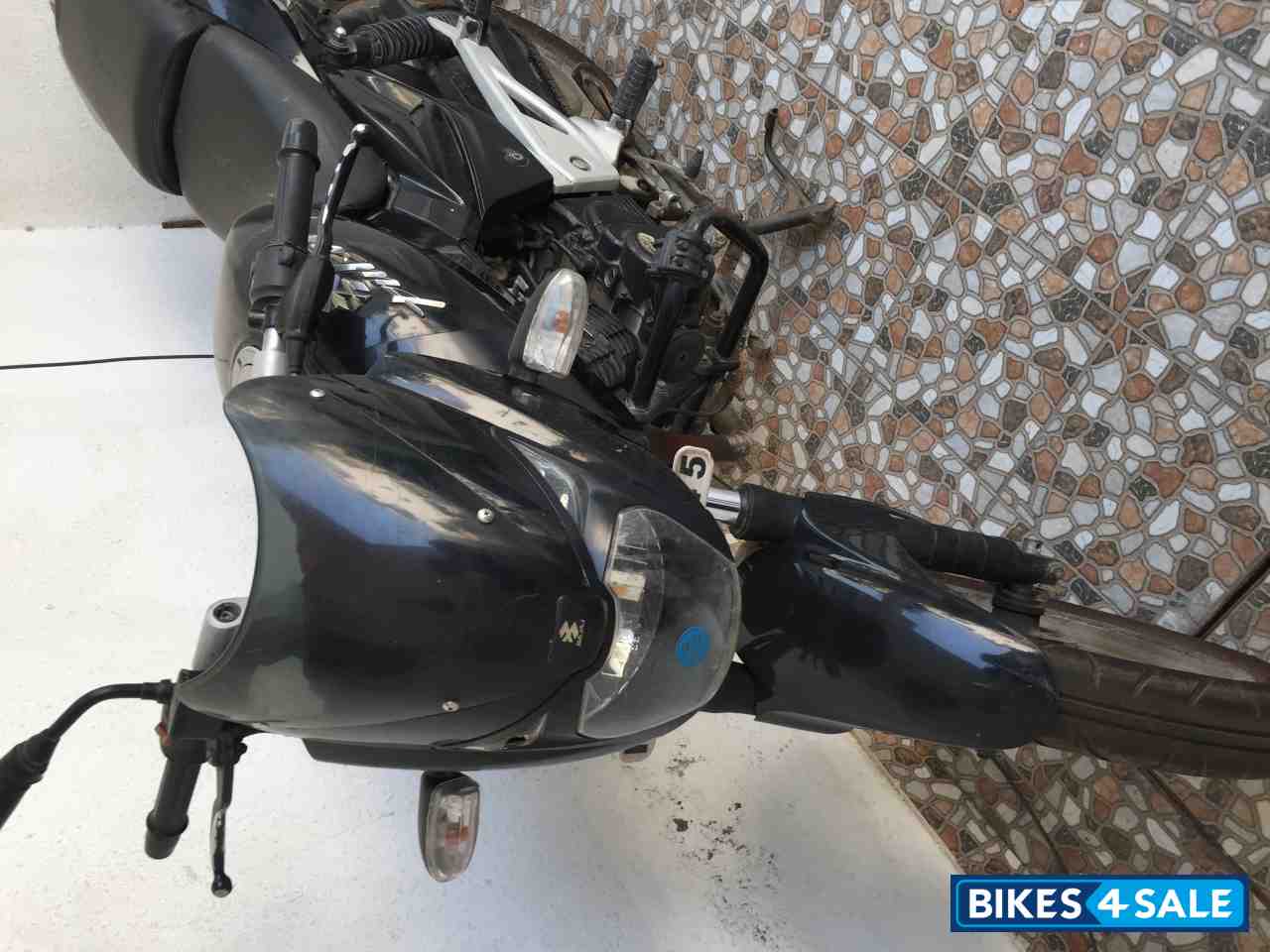 Black Bajaj Pulsar 180 DTSi