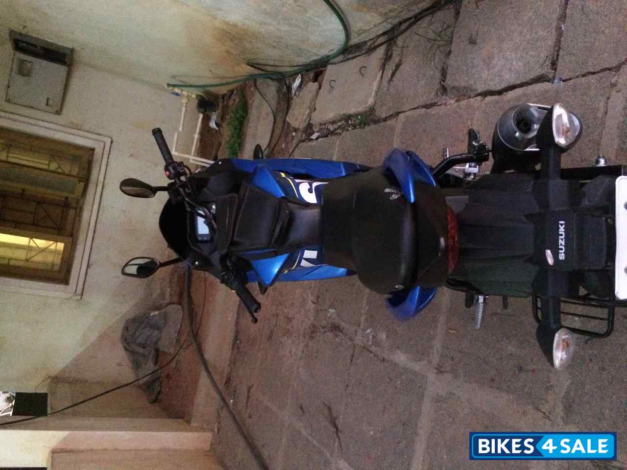 Blue Suzuki Gixxer SF
