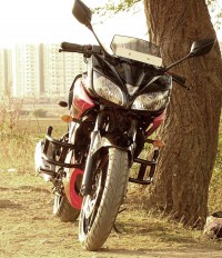 Red And Black Yamaha Fazer