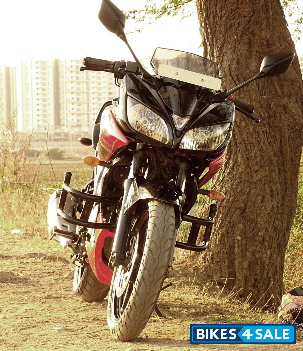 Red And Black Yamaha Fazer