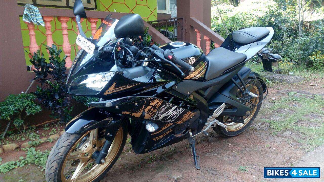 Gold Yamaha YZF R15 V2