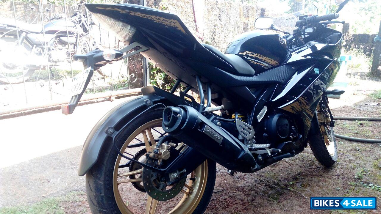 Gold Yamaha YZF R15 V2