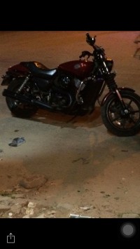 Mahroon Harley Davidson Street 750