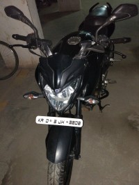 Black Bajaj Pulsar 200 NS