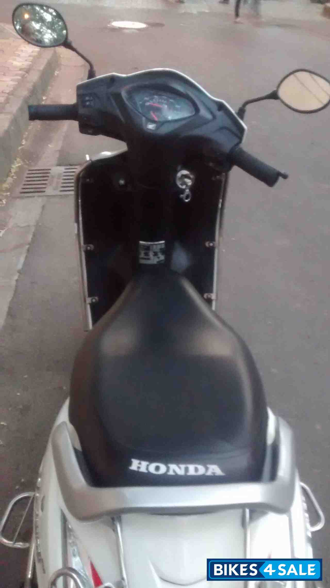 White Honda Activa 3G