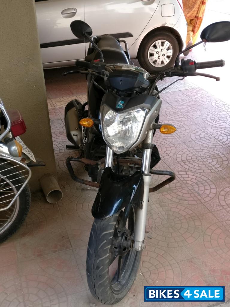 Black Yamaha FZ16