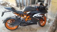 Black KTM RC 200