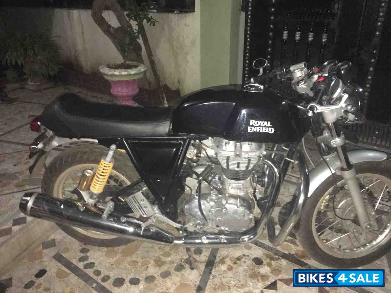 Black Royal Enfield Continental GT 535