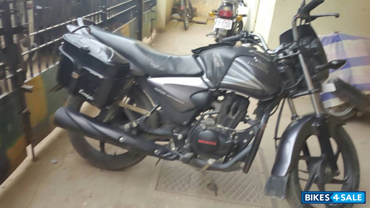 honda shine gray colour bike