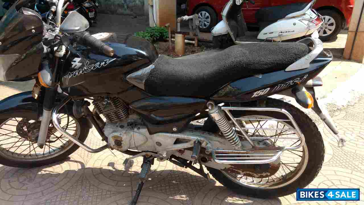 Black Bajaj Pulsar 150 DTSi Black Bajaj Pulsar 150 DTSi