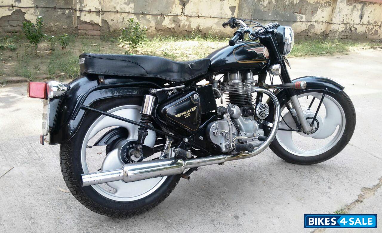 Black Royal Enfield Bullet Standard 350 Black Royal Enfield Bullet Standard 350