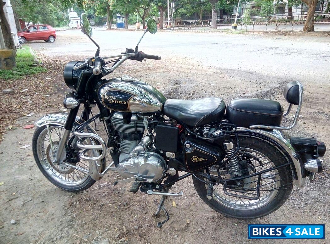 Black Royal Enfield Classic Chrome