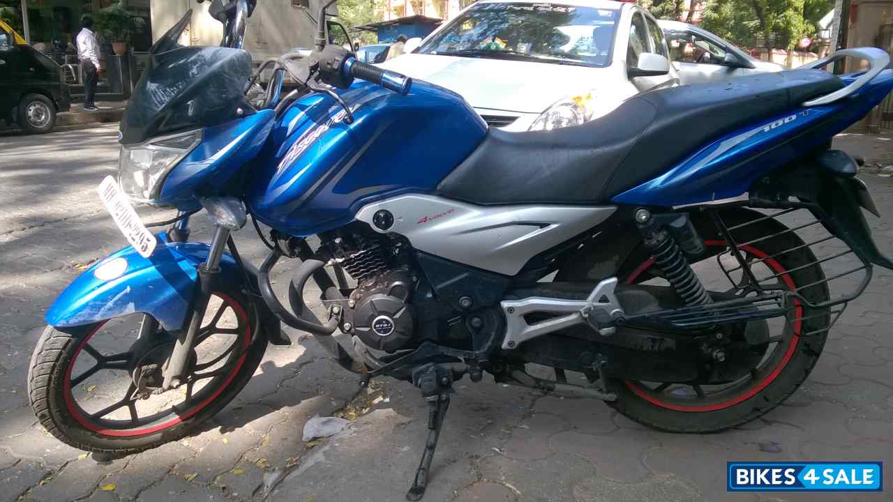 Blue Bajaj Discover 100T