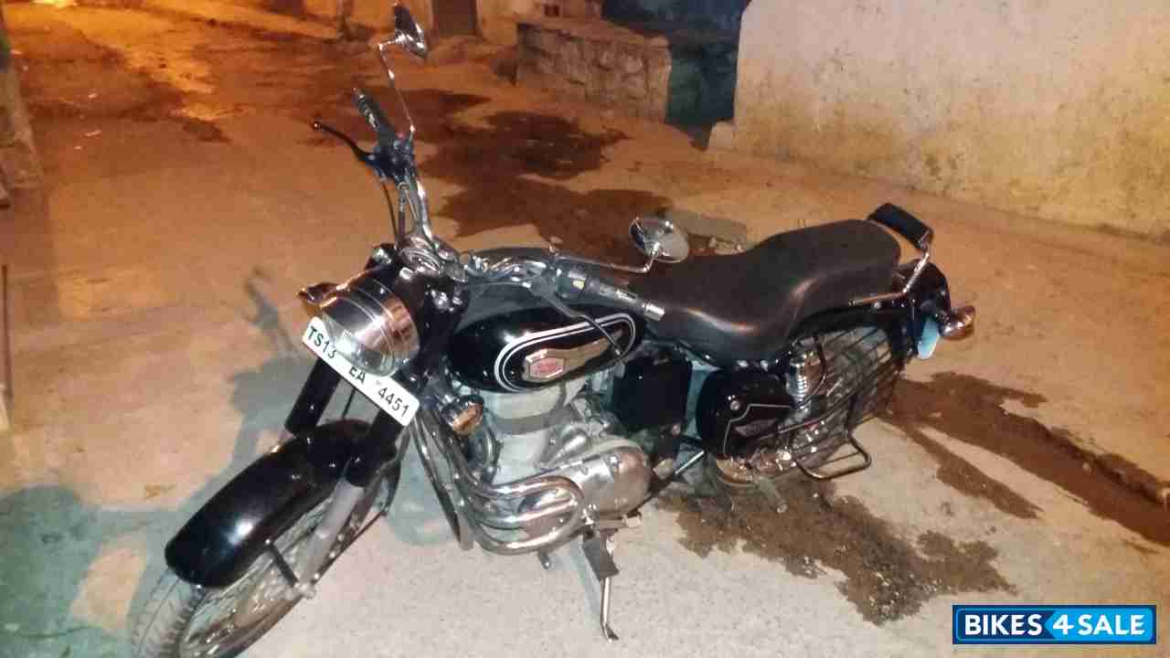 Black Royal Enfield Bullet Standard 500