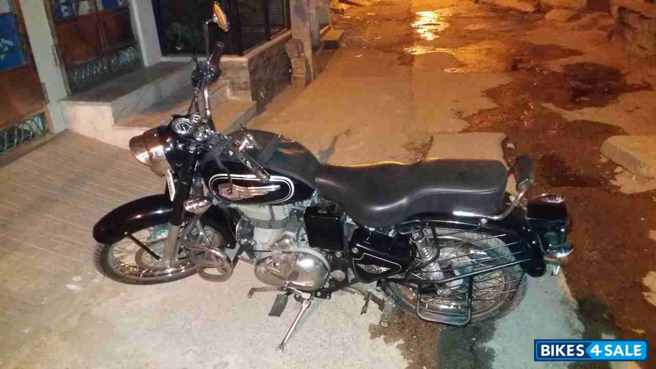 Black Royal Enfield Bullet Standard 500