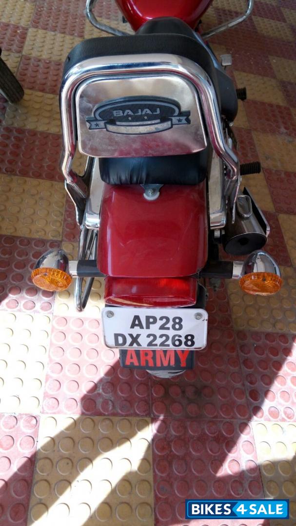 Red Bajaj Avenger 220 DTS-i Red Bajaj Avenger 220 DTS-i