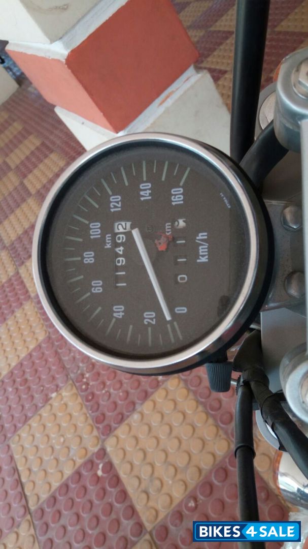 Red Bajaj Avenger 220 DTS-i Red Bajaj Avenger 220 DTS-i