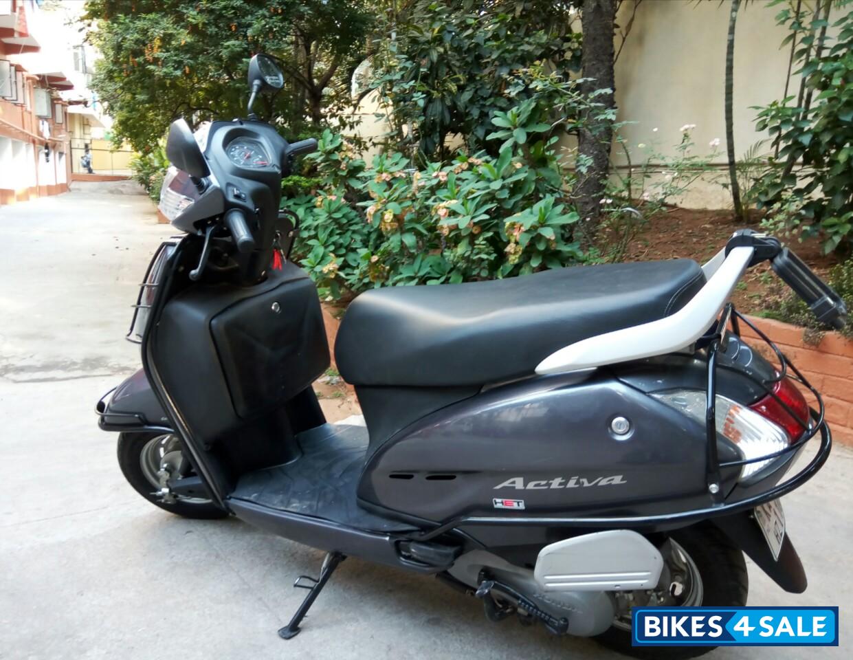 Grey Honda Activa