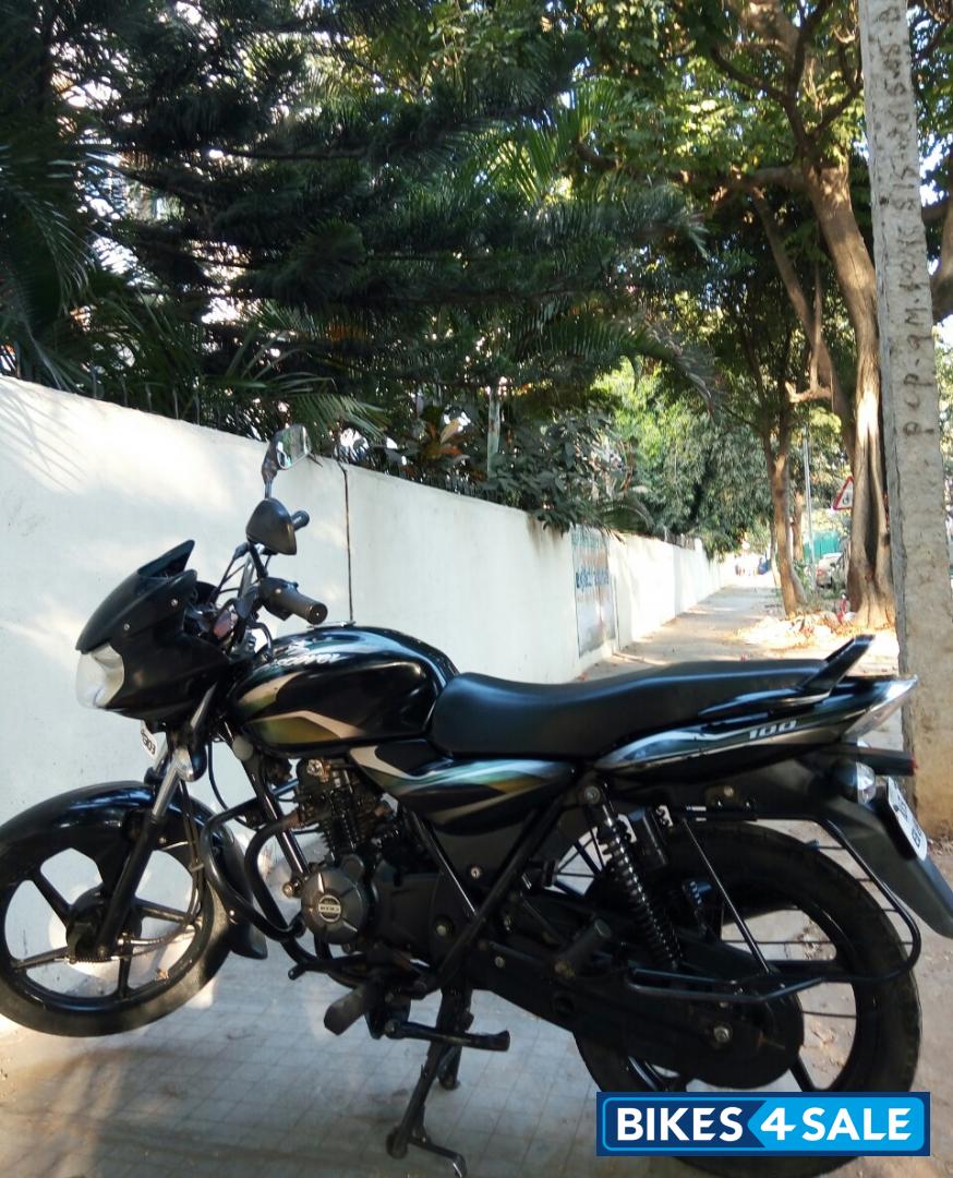 Black Bajaj Discover 100