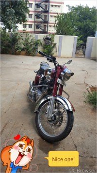 Maroon Royal Enfield Classic Chrome