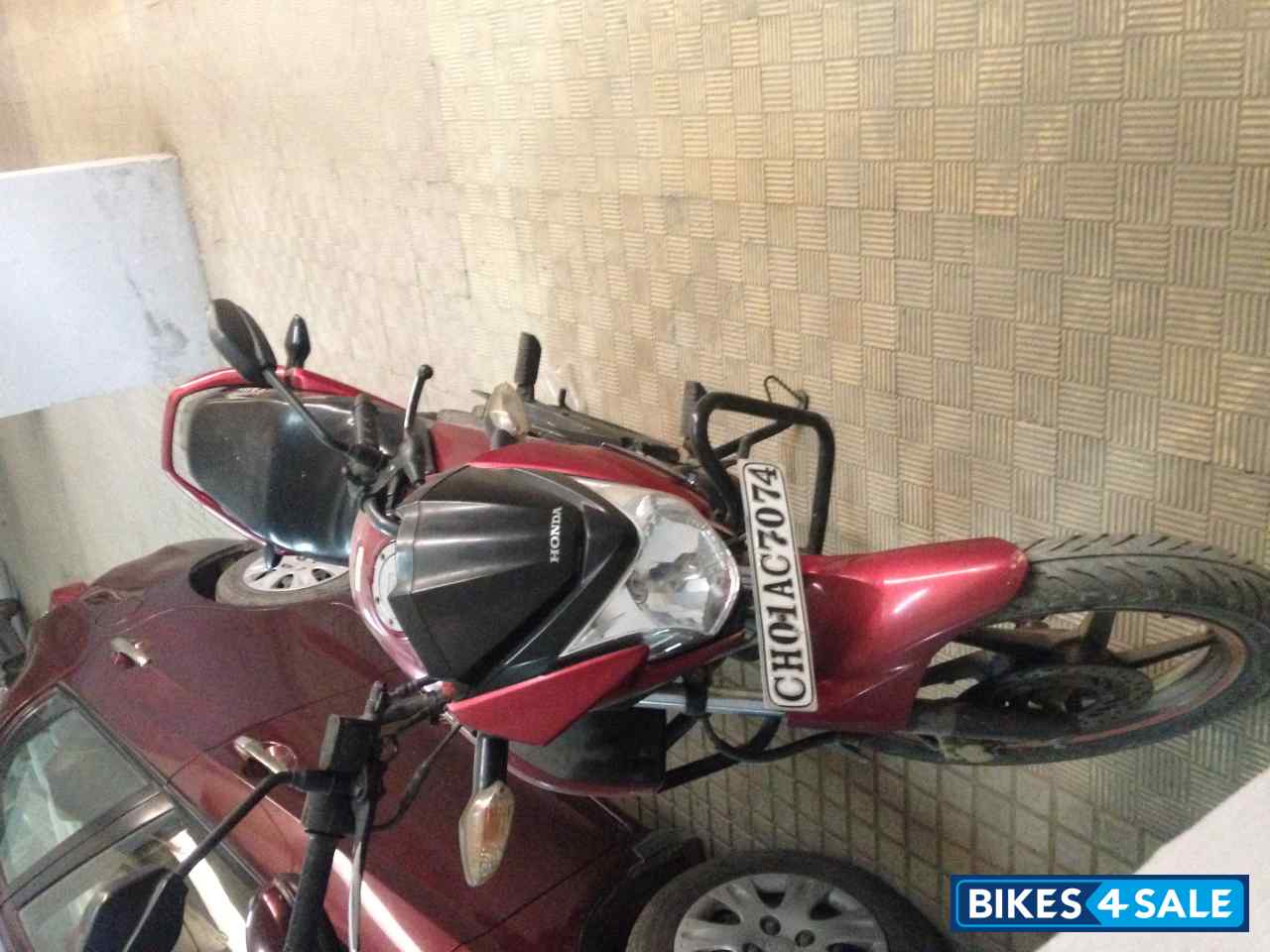 Red Honda Unicorn Dazzler