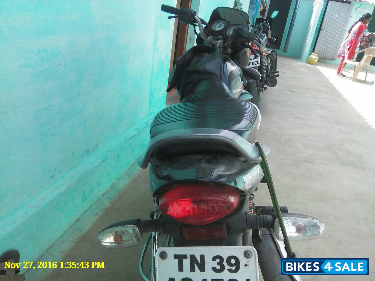 Burgundy Black Bajaj Platina 100