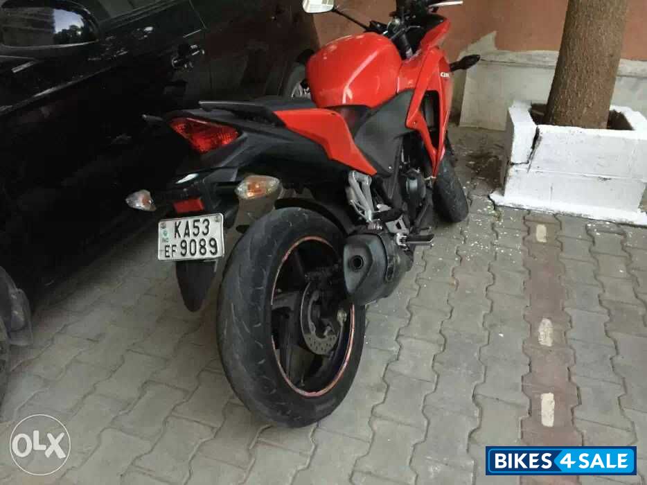 Red Honda CBR 250R