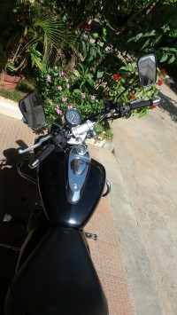 Black Bajaj Avenger 220 DTS-i