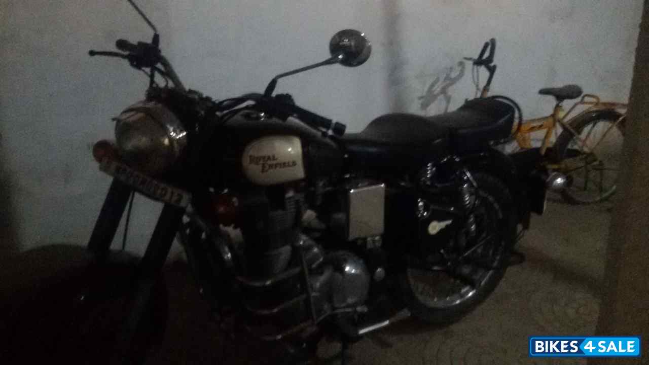 Black Classic Royal Enfield Classic 350