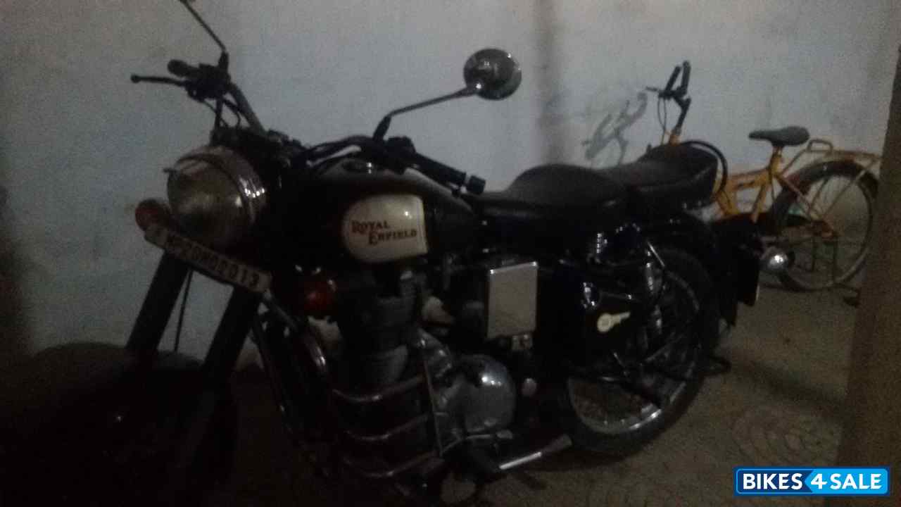 Black Classic Royal Enfield Classic 350