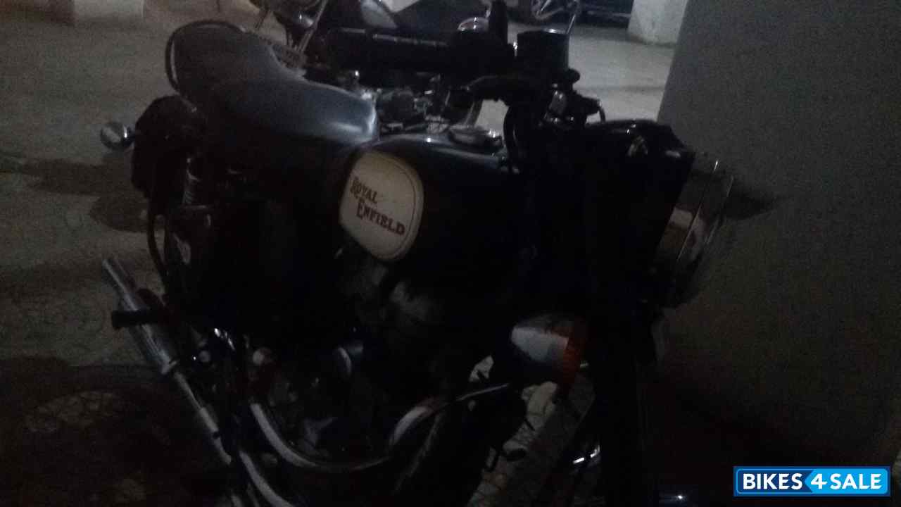 Black Classic Royal Enfield Classic 350
