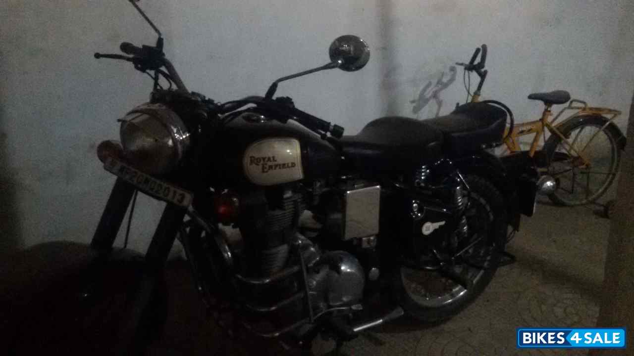 Black Classic Royal Enfield Classic 350