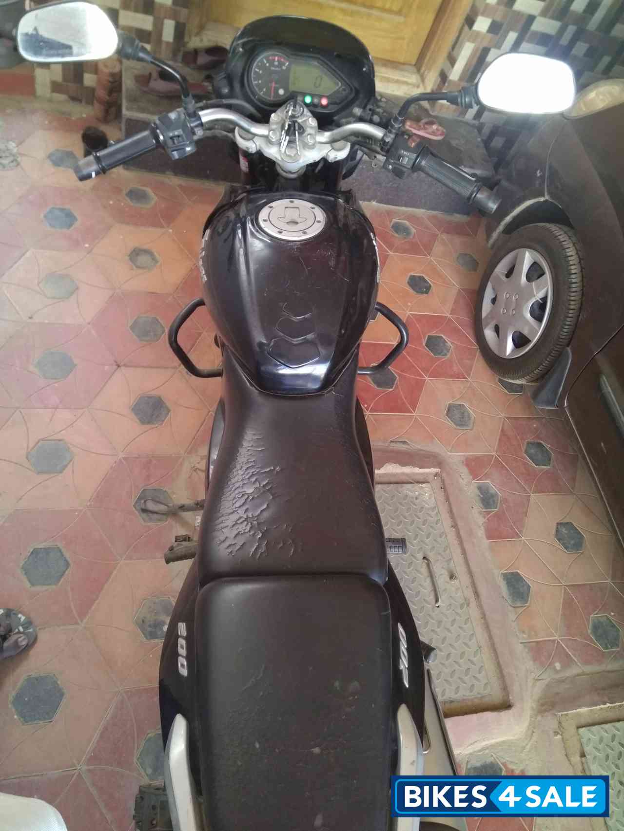 Black Bajaj Pulsar 200 DTSi