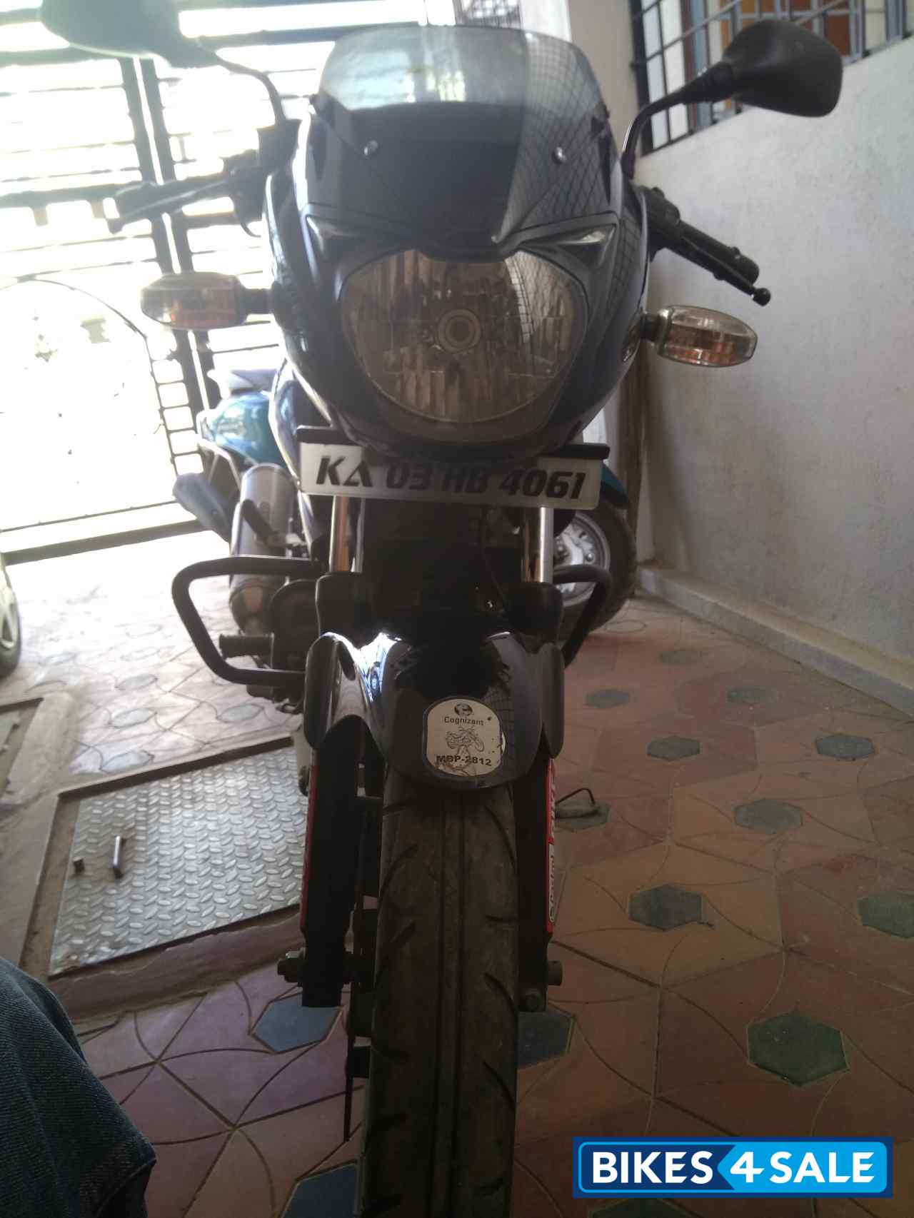 Black Bajaj Pulsar 200 DTSi