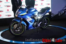 Blue Suzuki Gixxer SF