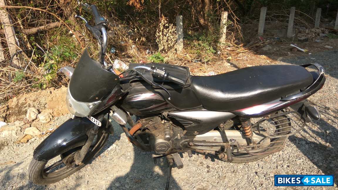 Black Bajaj Platina 125 DTS-Si Black Bajaj Platina 125 DTS-Si