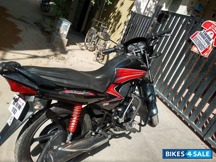 Black With Red Honda Dream Yuga