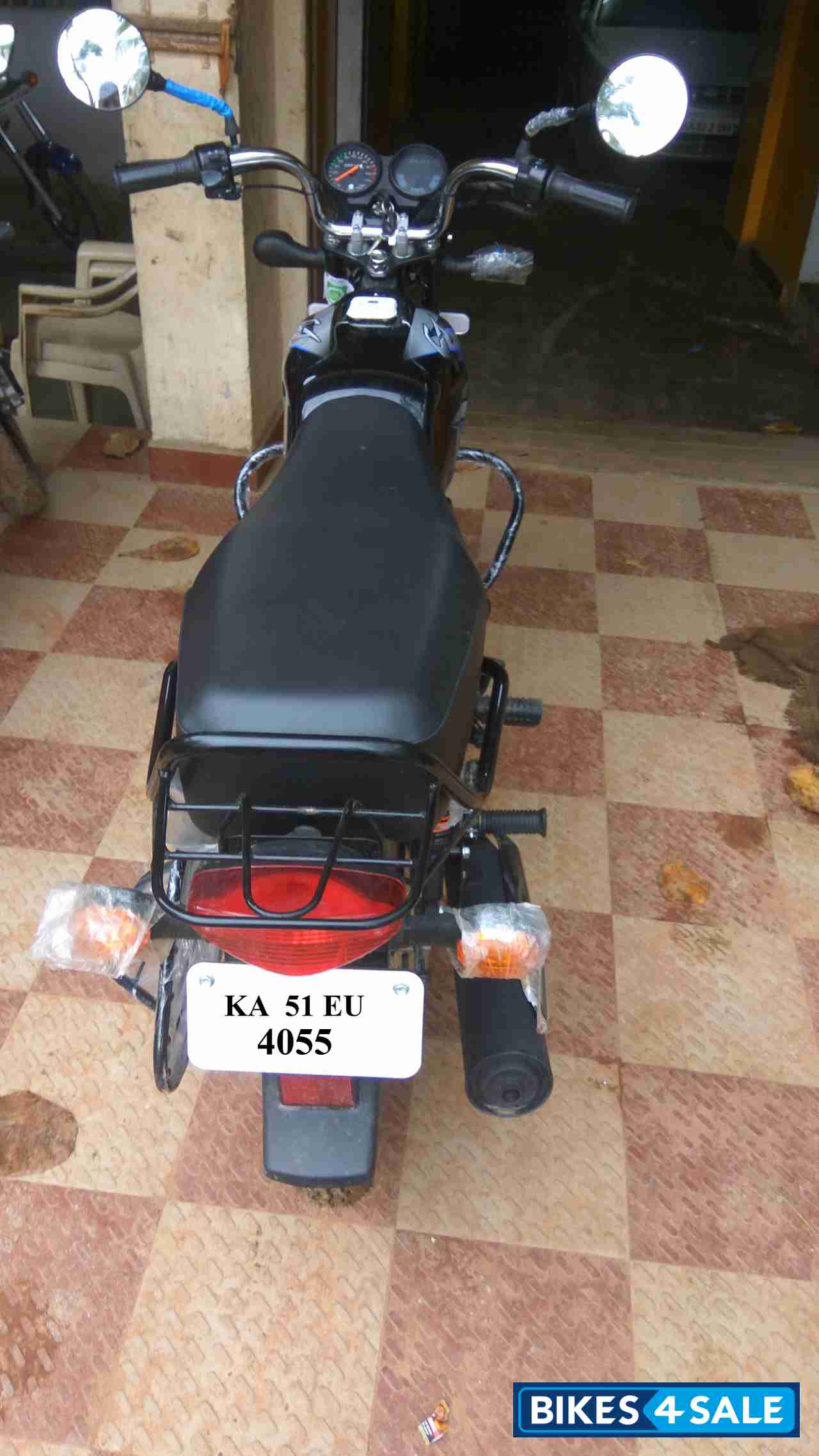 Blue Black Bajaj CT 100B