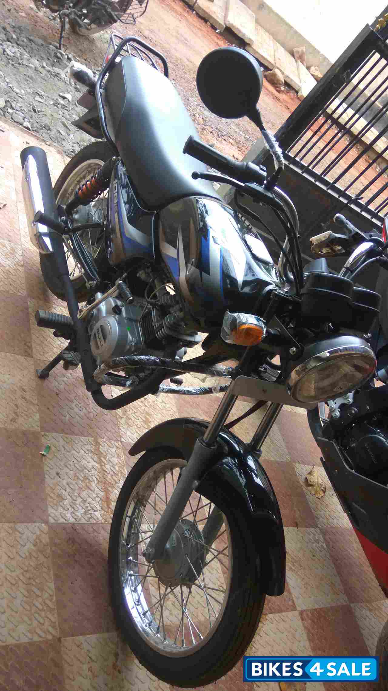 Blue Black Bajaj CT 100B