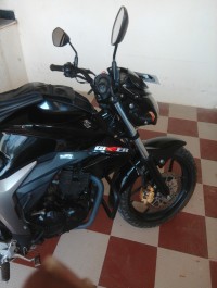 Black Suzuki Gixxer 150