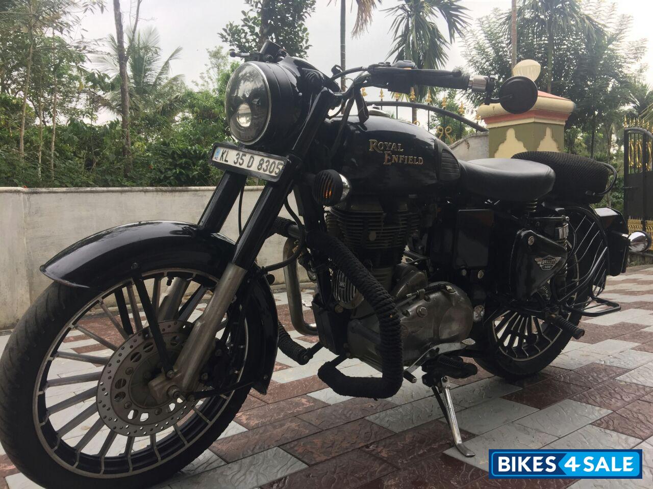 Black Royal Enfield Bullet Standard 500