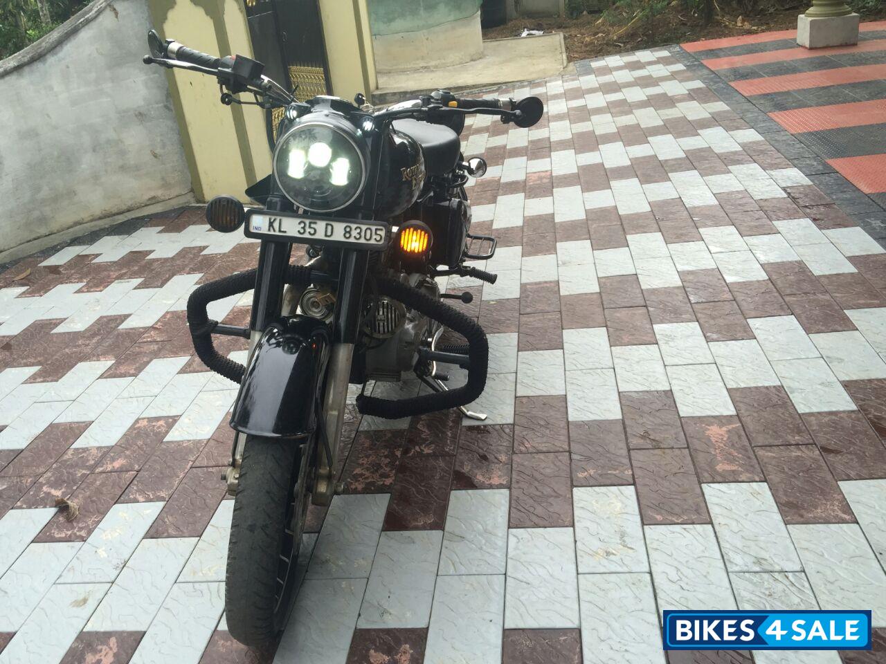 Black Royal Enfield Bullet Standard 500