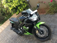 Black And Green Stripes Yamaha YZF R15 V2