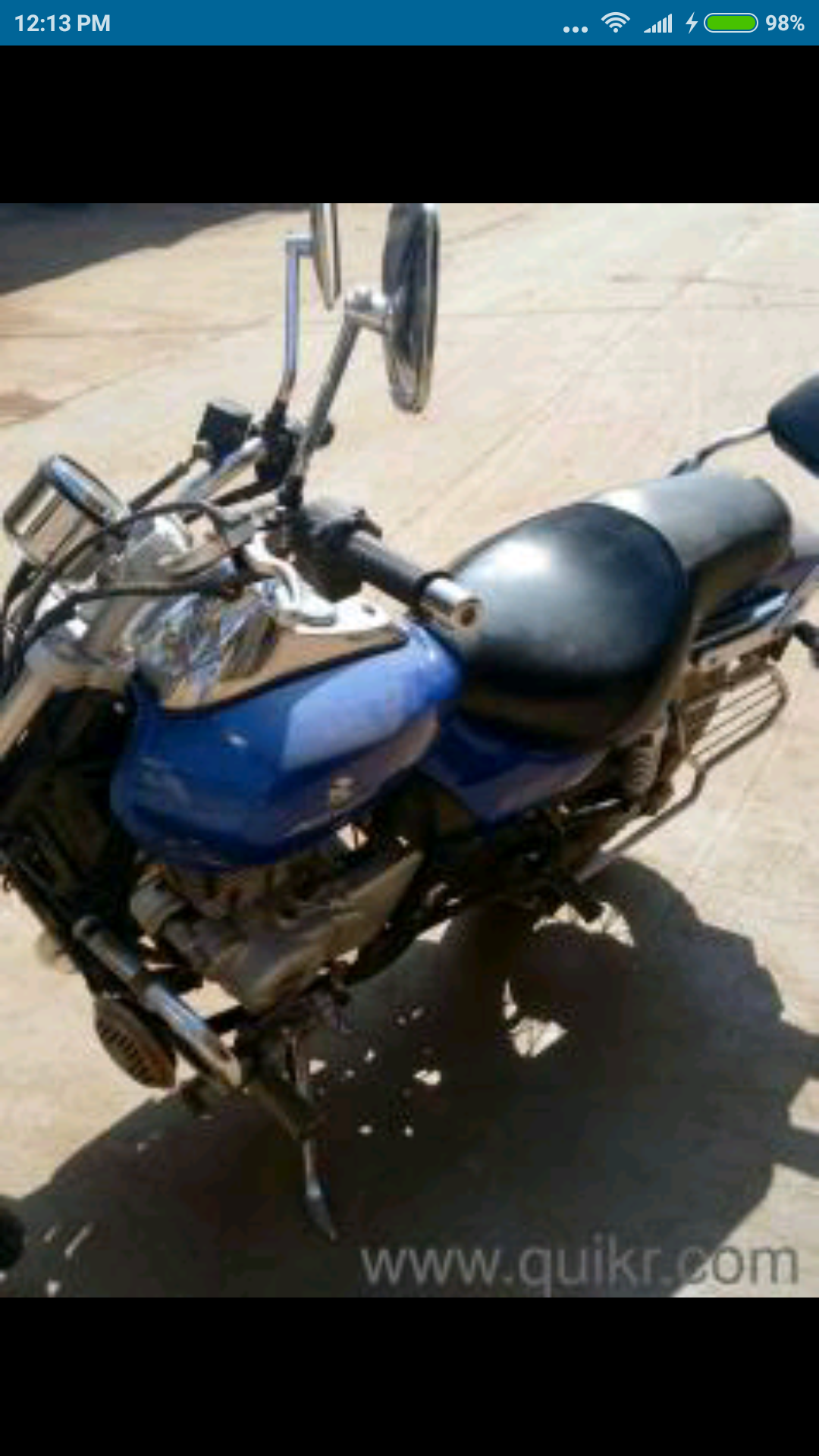 Blue Bajaj Avenger 220 DTS-i