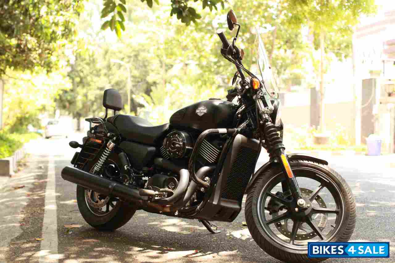 Matte Black Harley Davidson Street 750