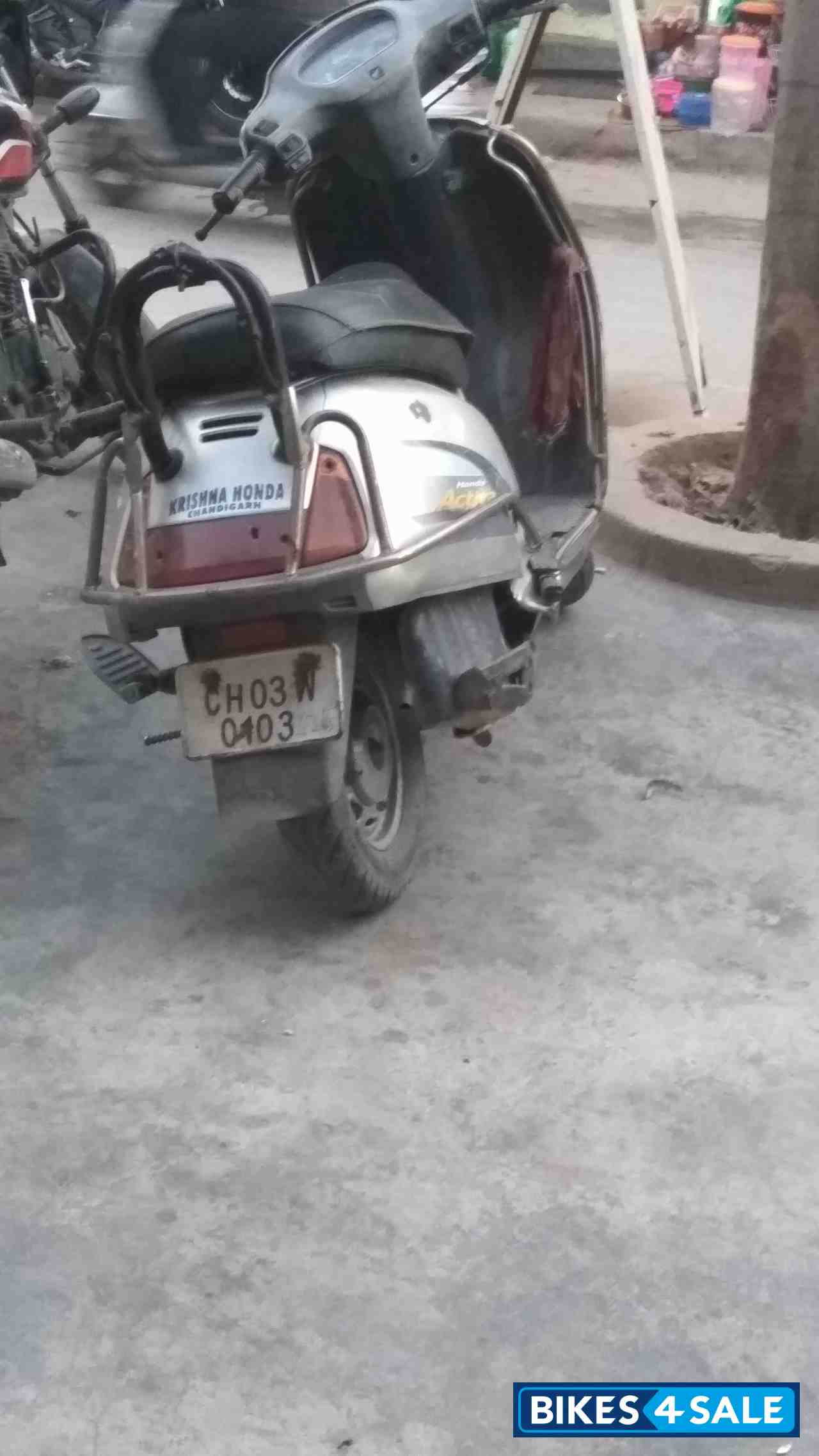Silver Honda Activa